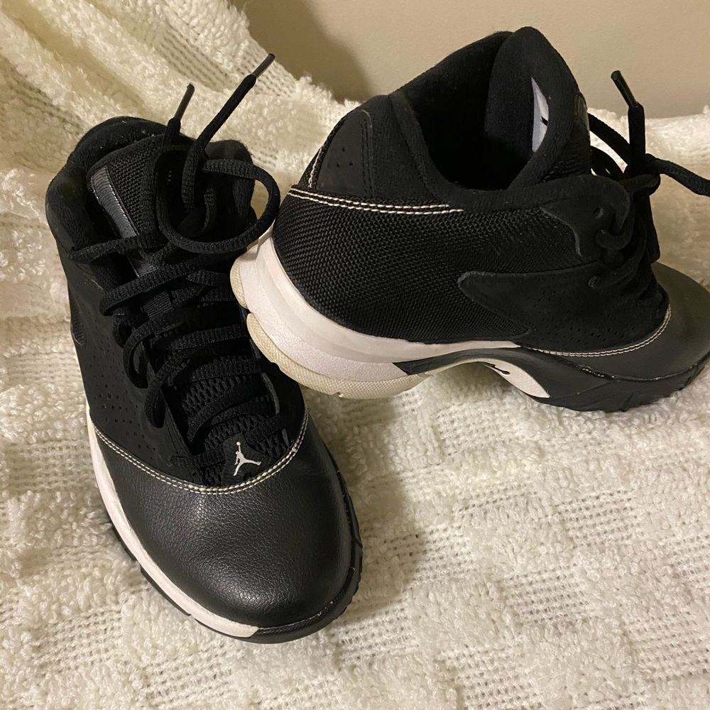 SOLD! Nike Air Jordan Boys 5.5/ Women’s 7.5